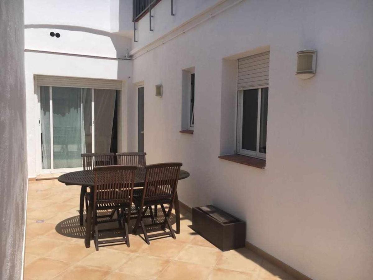 Nice And Quiet Flat In Premia De Mar Hutb Buitenkant foto